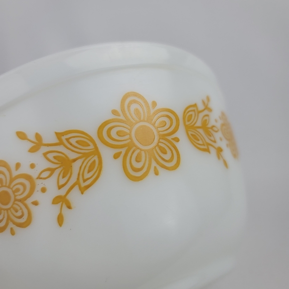 Vtg Pyrex 402 Butterfly Gold Cinderella Bowl - Picture 2 of 12